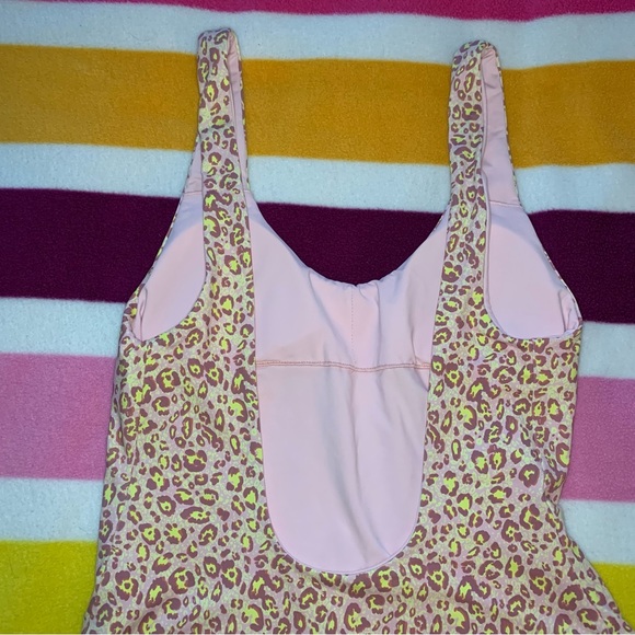 Dippin’ Daisy’s pink & neon green leopard low back one piece - Picture 9 of 10